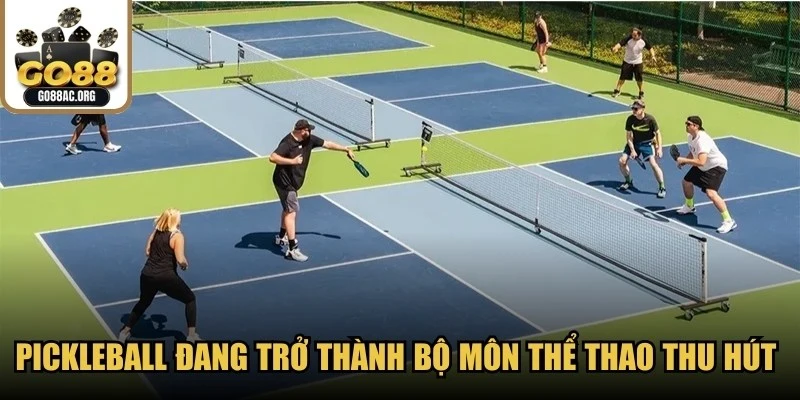 Pickleball đang trở thành bộ môn chơi thu hút đông đảo người chơi